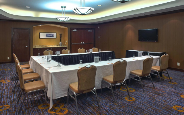 Courtyard by Marriott Hamilton