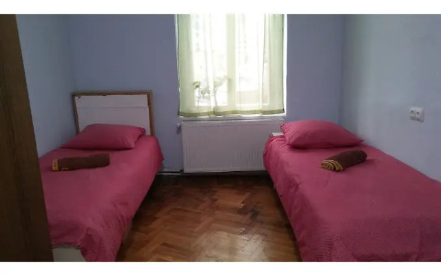 Vareron Hostel