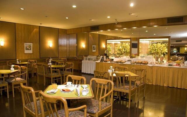 Carlton Hotel