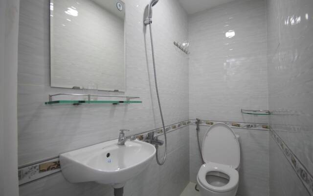 Smiley Apartment 9