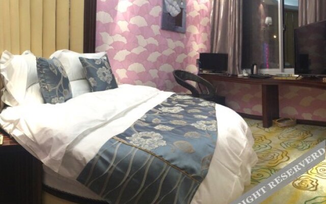 Rich Hotel