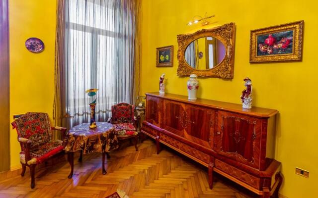 Royal Suite Apartment on Nizami Street