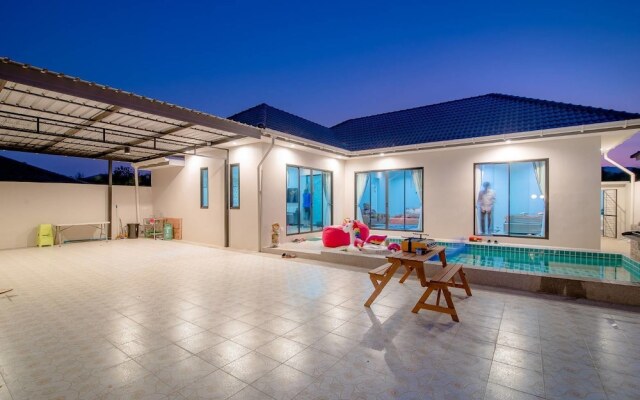 Hani Pool Villa