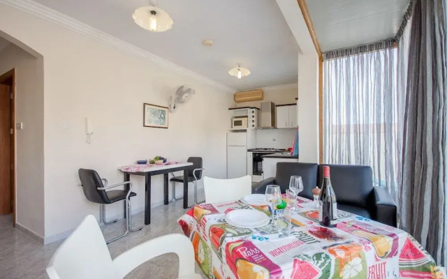 Pool and Sea, Penthouse Merill Apart 7