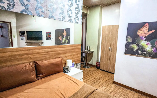 OYO 767 Hotel Urban - Khotel Kurban Hotel