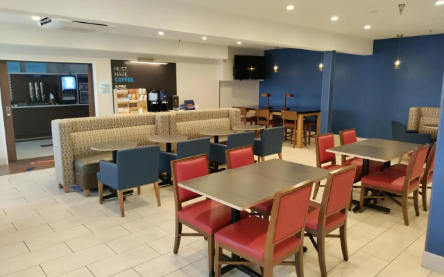 Holiday Inn Express Newberg - Wine Country by IHG
