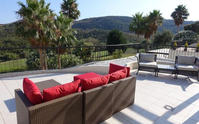 Sanroque Club Apartment