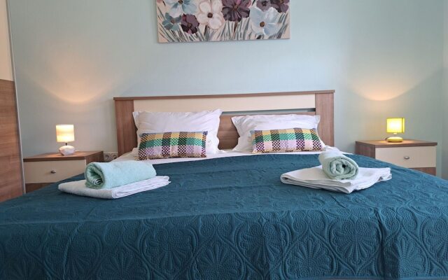Apartment in Kastel Stafilic Near the sea