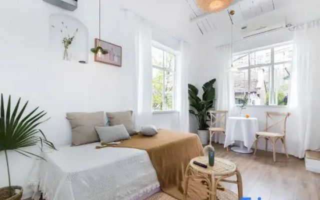 Youke Homestay (Ruijin Hospital, Shaanxi South Road Metro Station Branch)