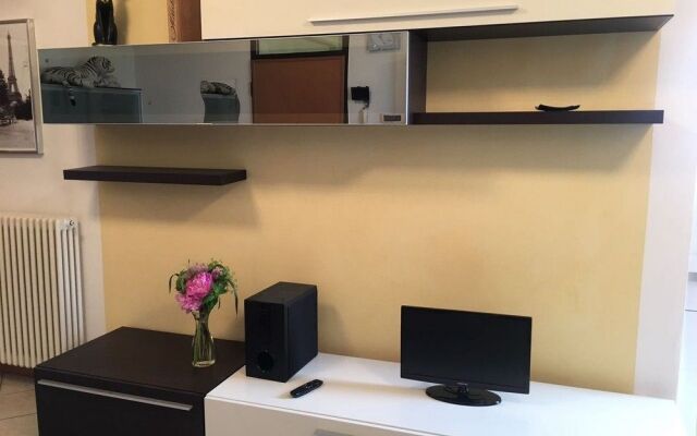 Iris Apartment