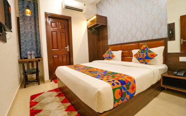 Fabhotel California Heights