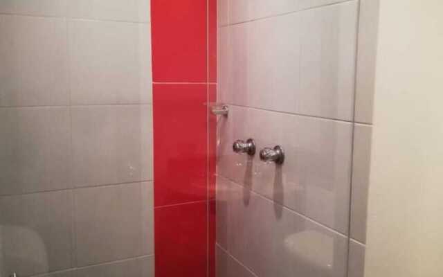 American Deluxe Hotel BC