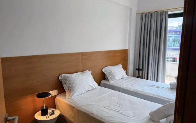 Solsalt 1min Walk to Beach 1min From Everything