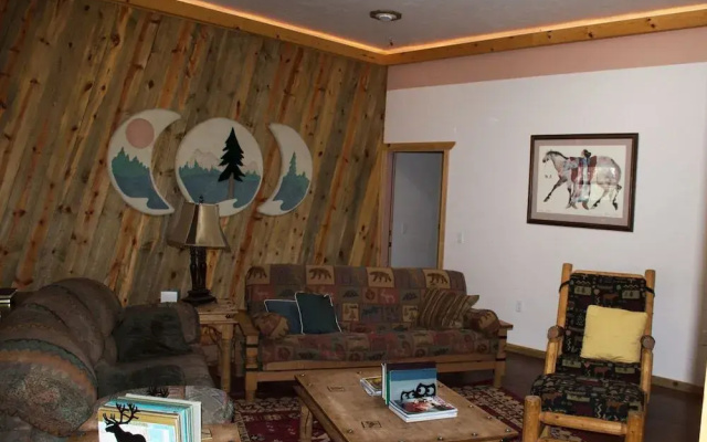 DiamondStone Guest Lodges