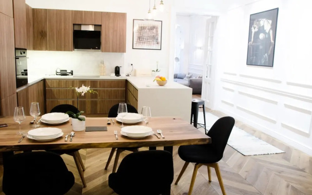 Luxury Apartment by Hi5 - FehÃ©rhajÃ³ Suite