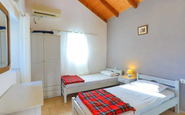Villa Sevi in Loggos