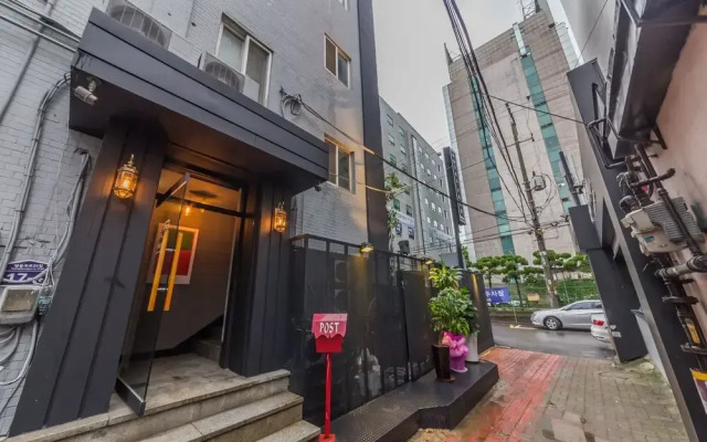 Hotel YOLO Yeongdeungpo