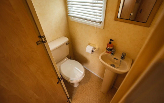 Lochlands 2BR Family Caravan - Pets - Play Park