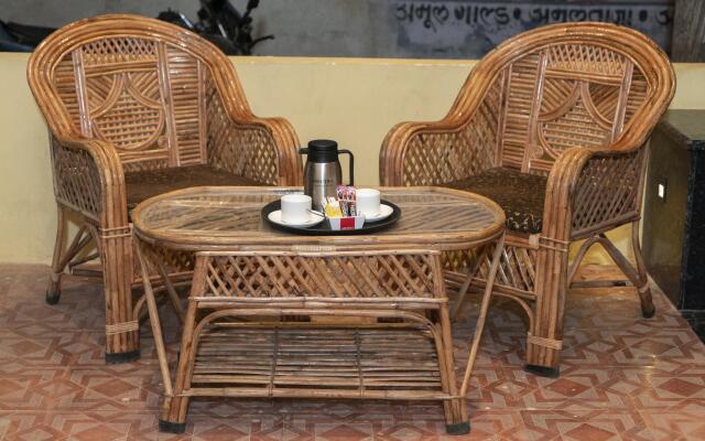 HOTEL KARTIKEY  - Nearby Monsoon Palace
