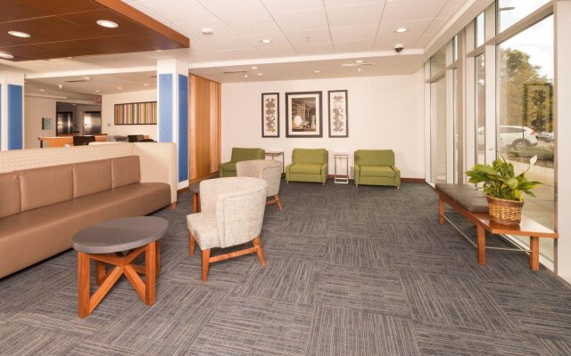 Holiday Inn Express and Suites Kalamazoo West by IHG