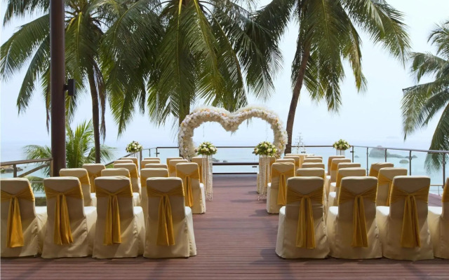 Mercure Penang Beach
