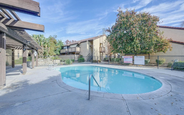 Cozy Fresno Condo w/ Balcony & Pool Access