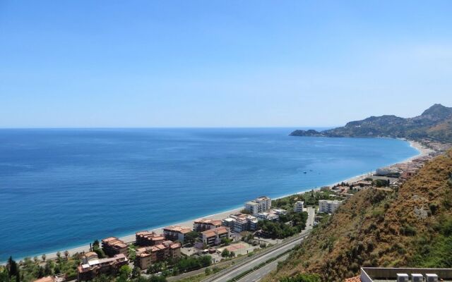 Apartment With 2 Bedrooms in Letojanni, With Wonderful sea View and Fu