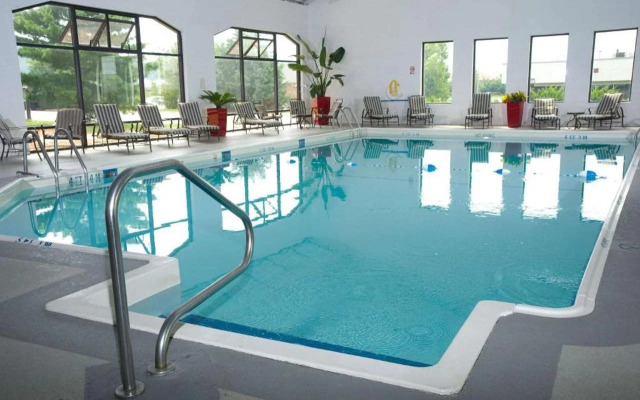 DoubleTree by Hilton Collinsville - St. Louis