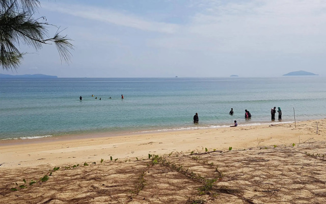 Pandan Laut Beach Resort