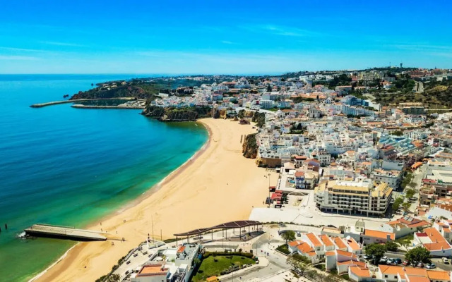 Albufeira Concept 1 With Pool by Homing