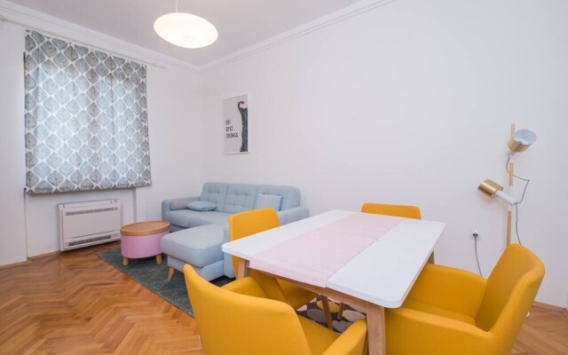 FM Luxury 1-BDR Apartment - Designer Business