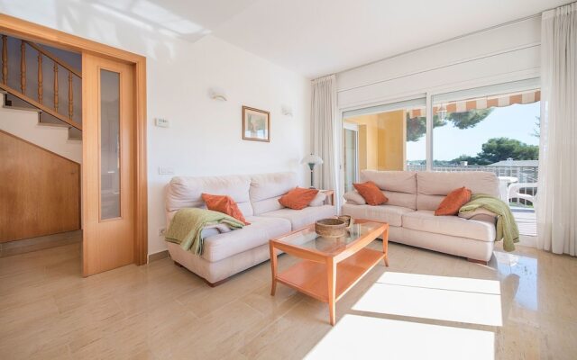 House Oliva 2 Km From The Beach (R76)