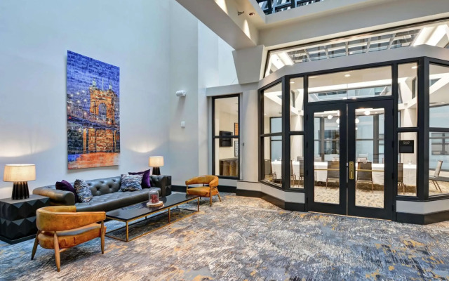 The Cincinnatian Hotel Curio Collection by Hilton