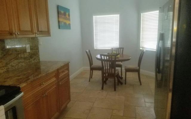 Vistalmar Two Bedroom Deluxe Apartment