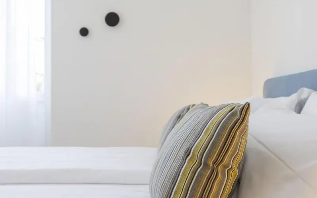 Villa Rossella – Guest Rooms – Muralto