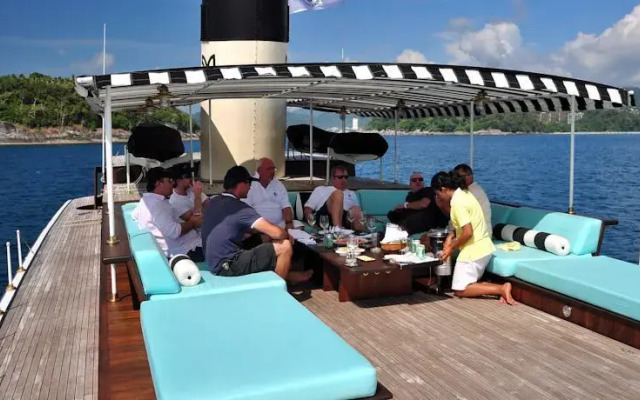 Luxury Yacht MM2