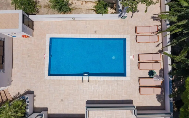 Villa Stephanotis - 3 Bedroom Villa With Pool