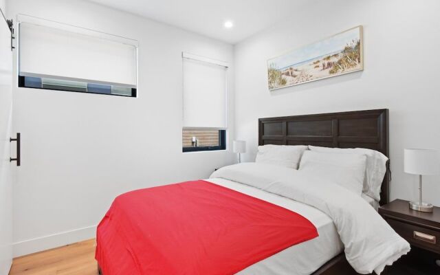 Enjoy Paradise Hot Tub, Bike & Beach Equipment!