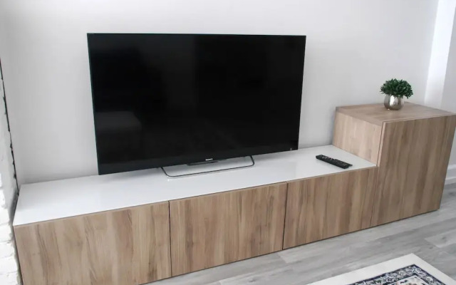Newly Renovated 2BR Townhome