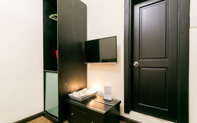 Oyo 438 Small Bay Hotel