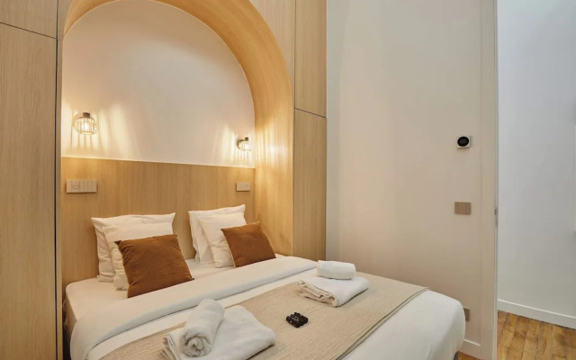 Saint Honore Luxury Apartment With AC