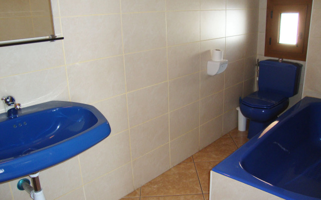Apartaments/Hostal "@Anem.com"
