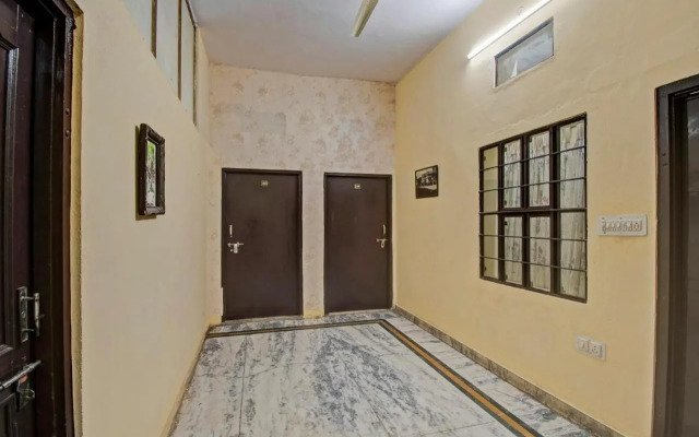 OYO Flagship 70280 Hotel Raj Baag