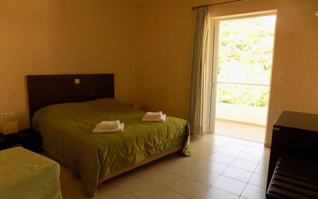 Manolis Apartments