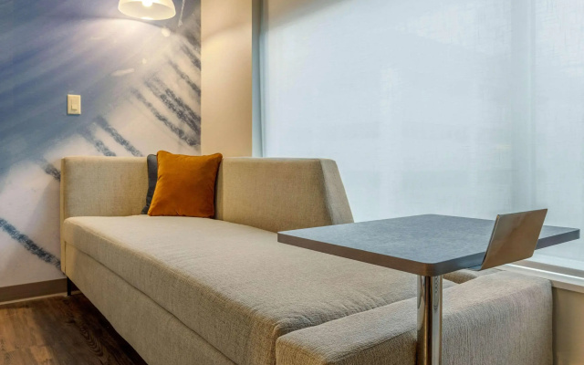 Cambria Hotel Milwaukee Downtown