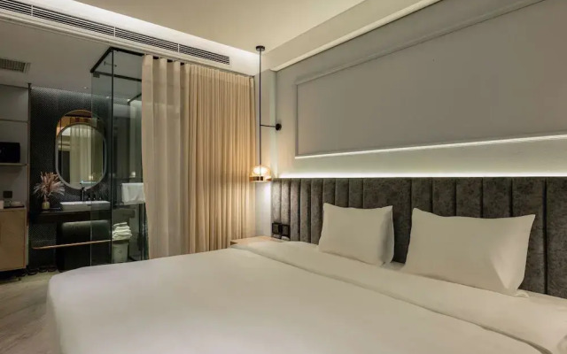 iRest Signature Ba Dinh Lakeside