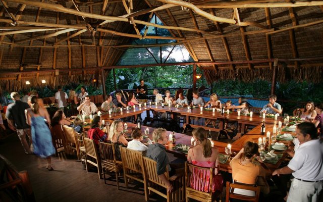 Iguana Lodge & Spa Beach Resort