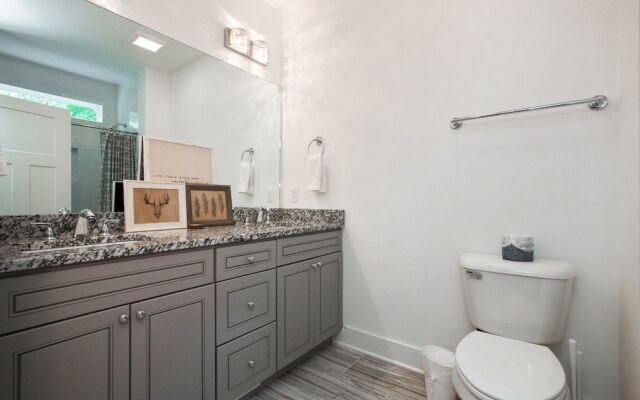 New Nashville House Near Downtown 4 Bedroom Home