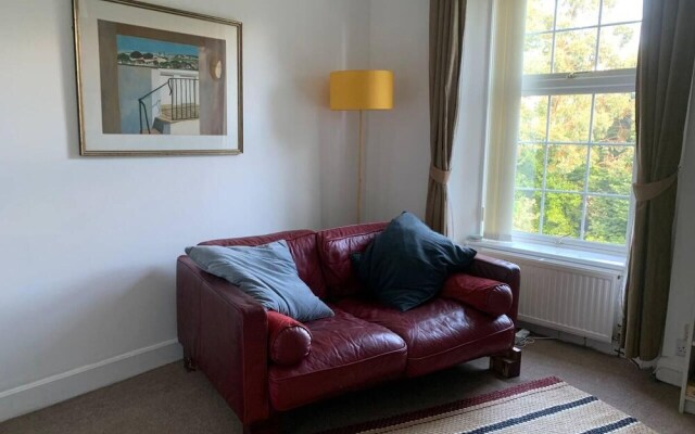 Cedarbank's - The Little Art House - dog Friendly