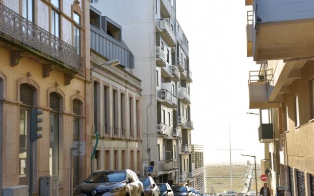 16 Maestro Apartment